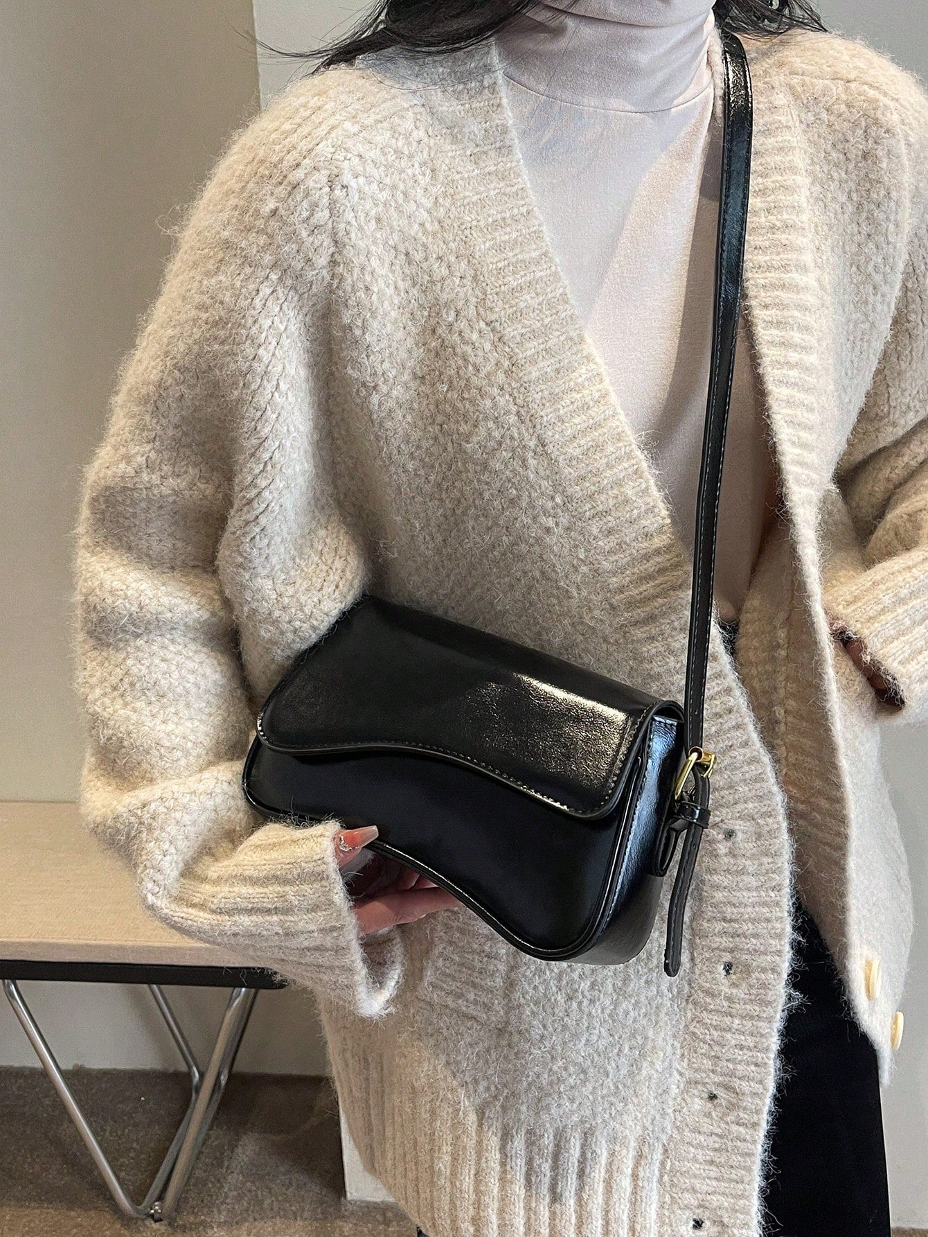 Élaire Lumière - Curve Classic Bag