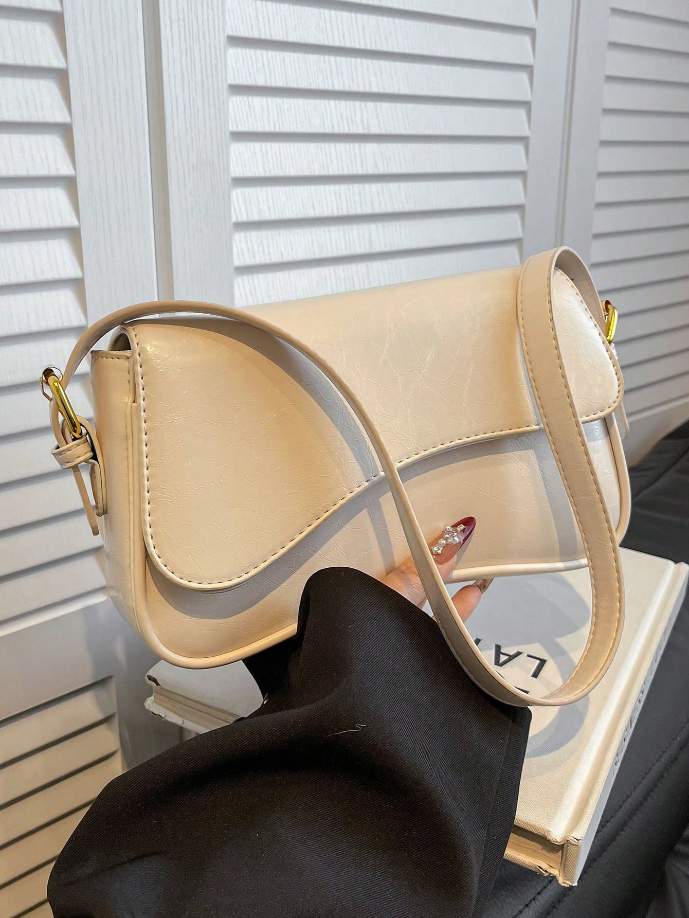 Élaire Lumière - Curve Classic Bag