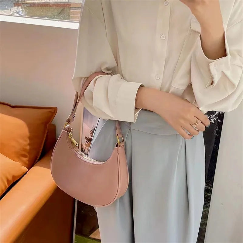 Élaire Petite - Crescent Shoulder Bag